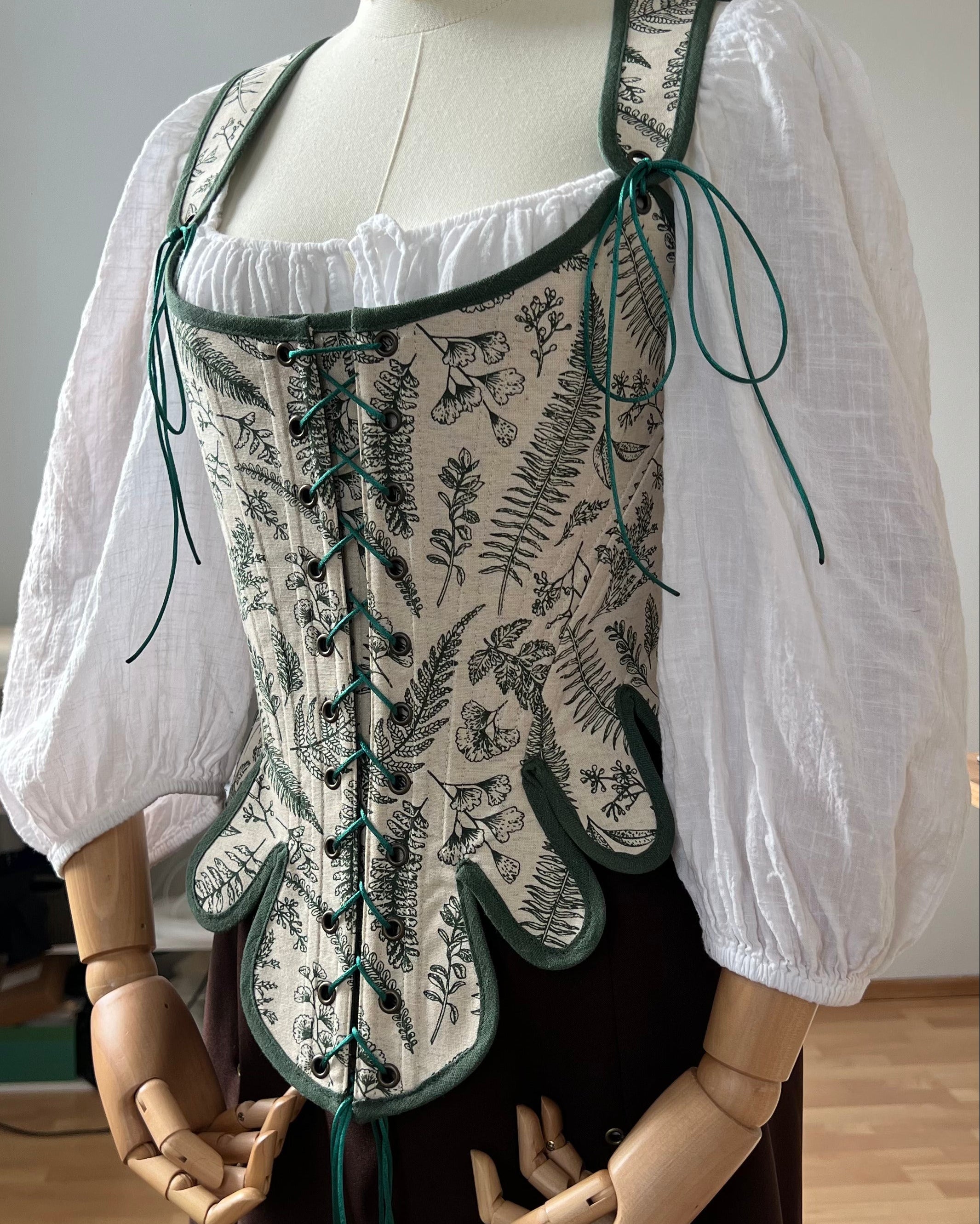 Reversible 18th-century Green Fern Stays