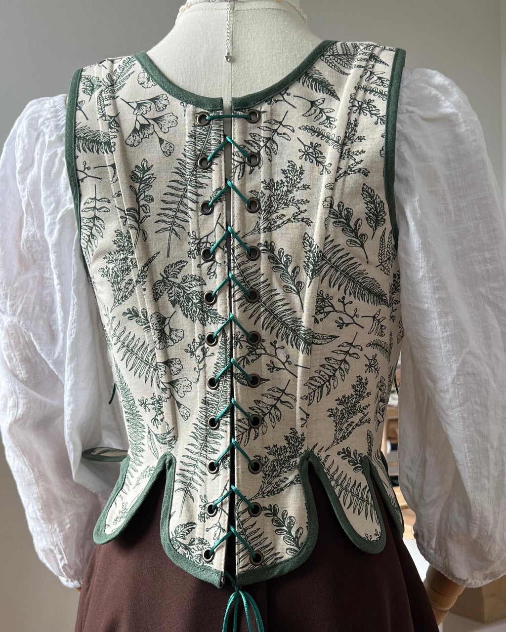 Reversible 18th-century Green Fern Stays